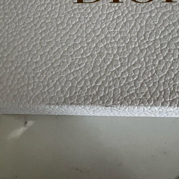 Dior White Pebble Grain Gift Box with Tissue and Card Envelope 6X9x3 Authentic - Picture 9 of 9